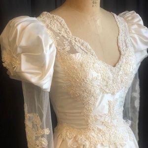 Vintage Fairy Tale 1980's Ivory Long Sleeve Beaded Wedding Gown Alencon Lace